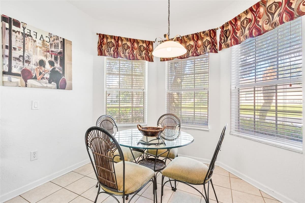 7795 BASNETT CIRCLE — photo 10 of 39