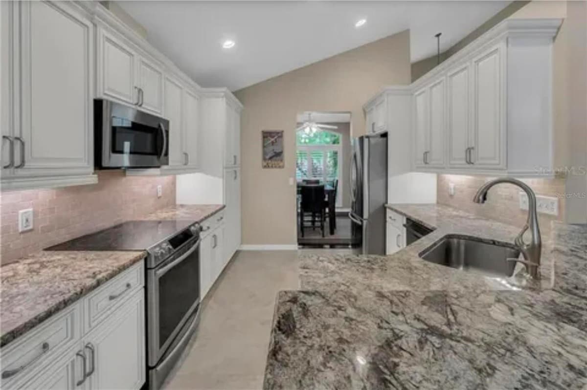 624 HARDWOOD CIRCLE — photo 12 of 25