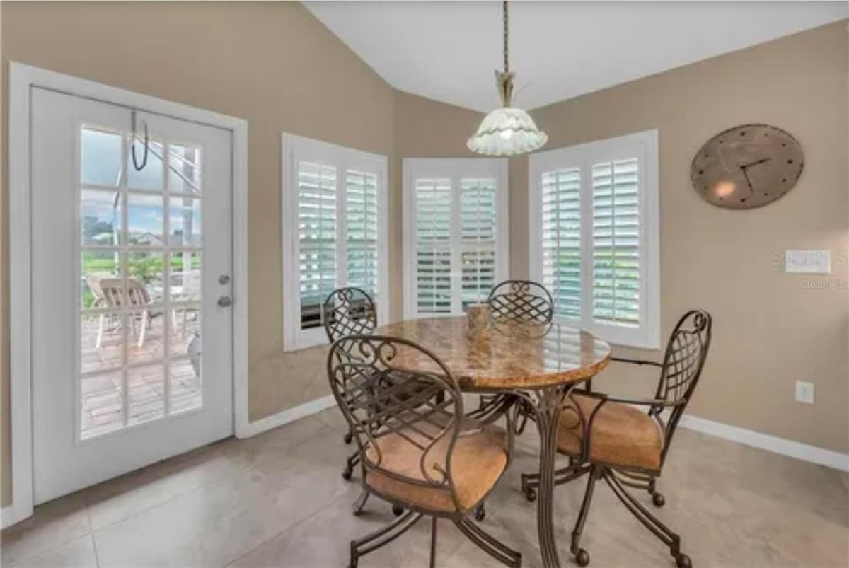 624 HARDWOOD CIRCLE — photo 8 of 25