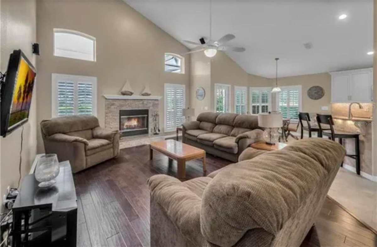 624 HARDWOOD CIRCLE — photo 7 of 25