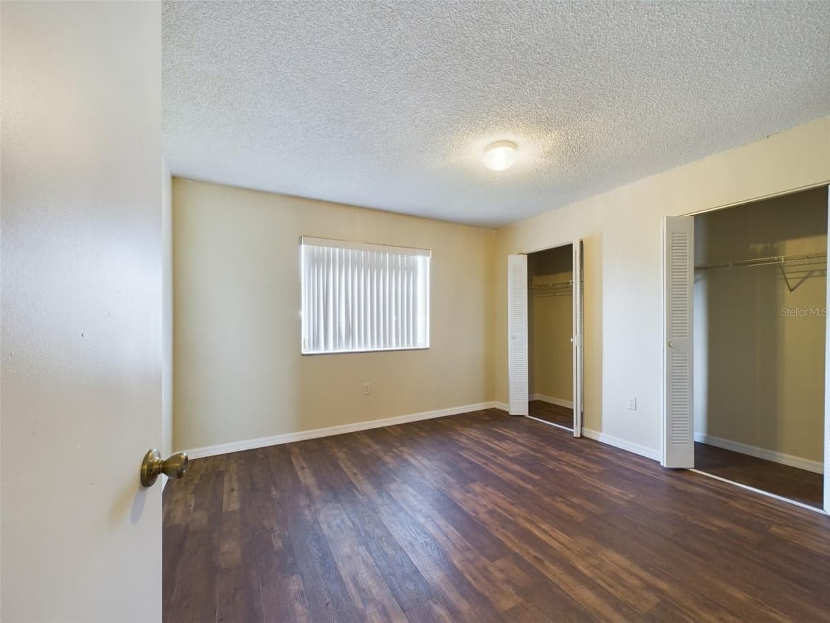 244 WINTER RIDGE BOULEVARD — photo 10 of 26
