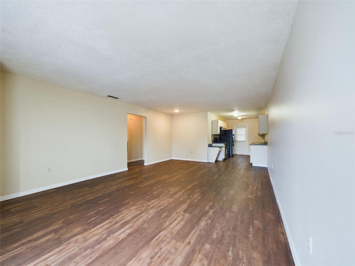244 WINTER RIDGE BOULEVARD — photo 4 of 26