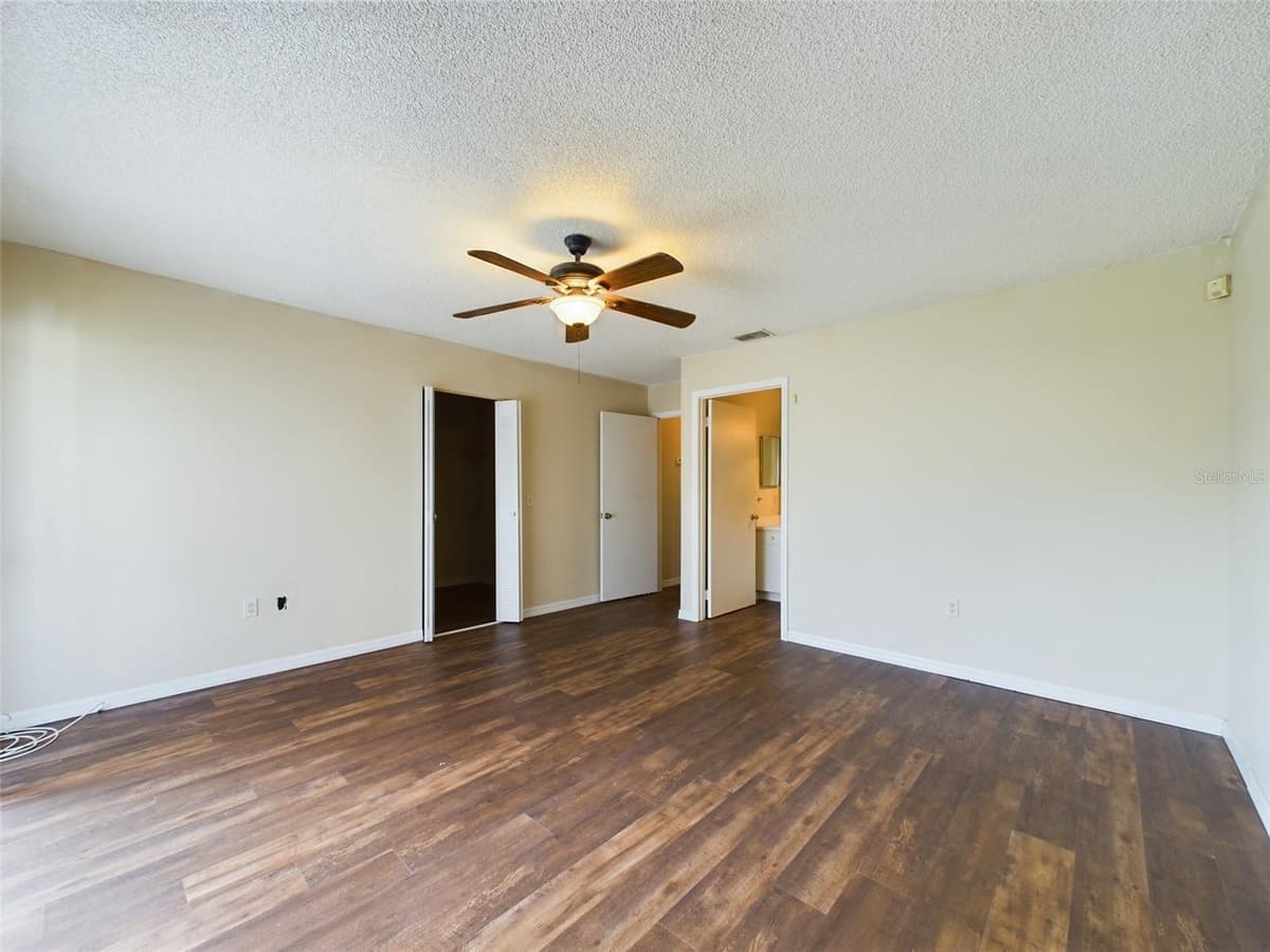 244 WINTER RIDGE BOULEVARD — photo 18 of 26