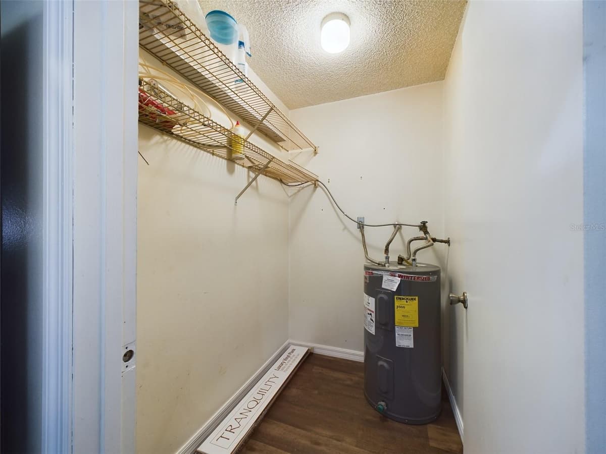 244 WINTER RIDGE BOULEVARD — photo 8 of 26