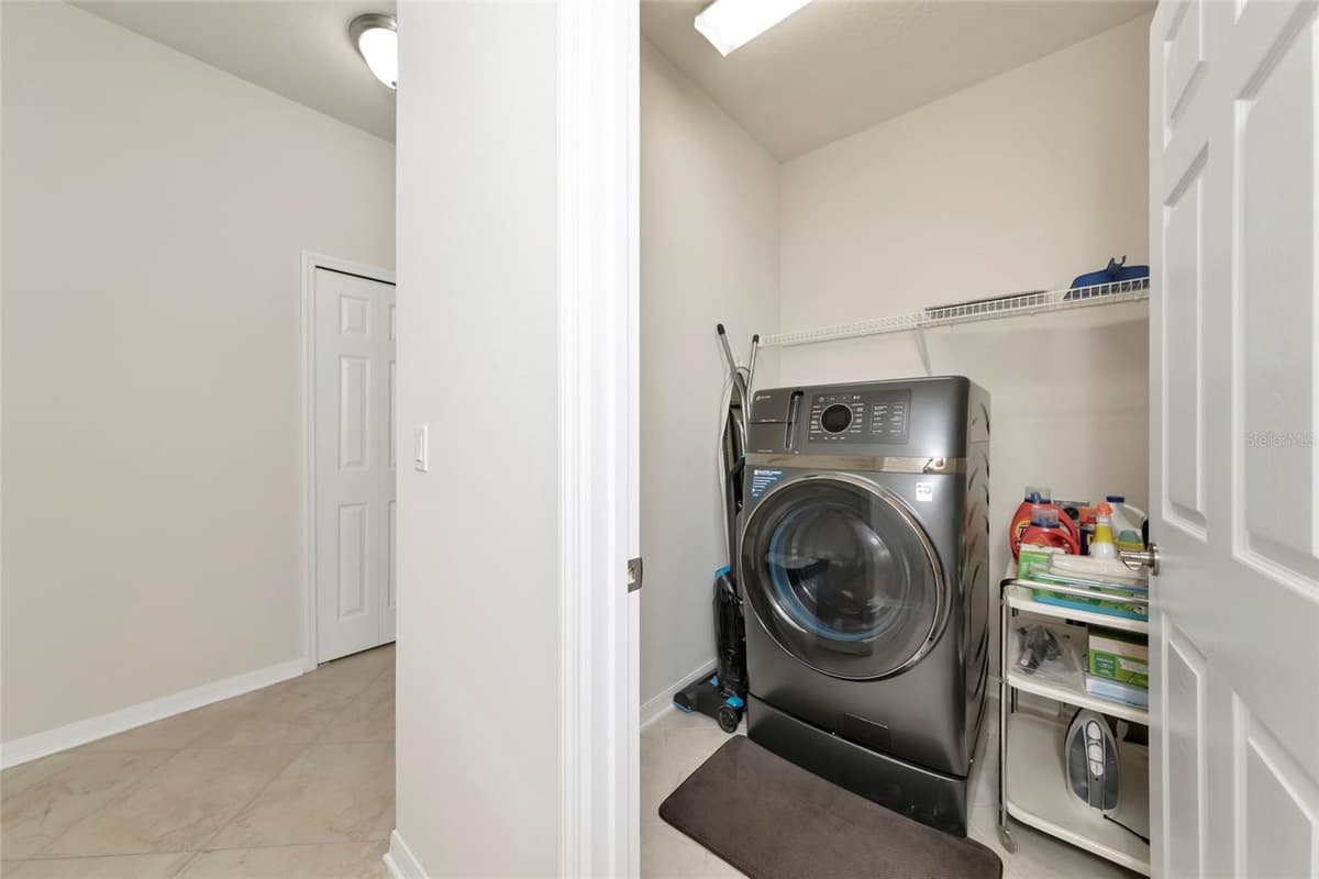 7711 110TH AVENUE — photo 33 of 64