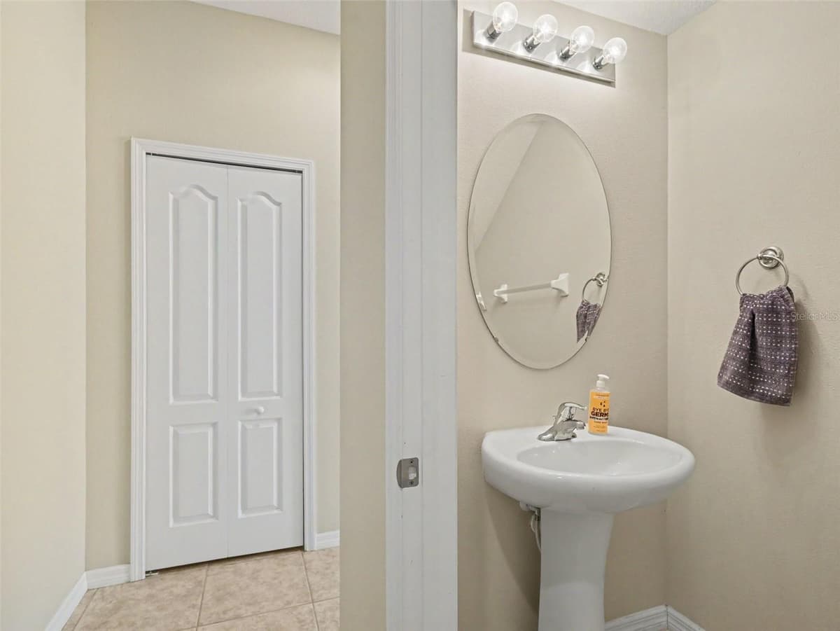 10413 AVIAN FORREST DRIVE — photo 15 of 41