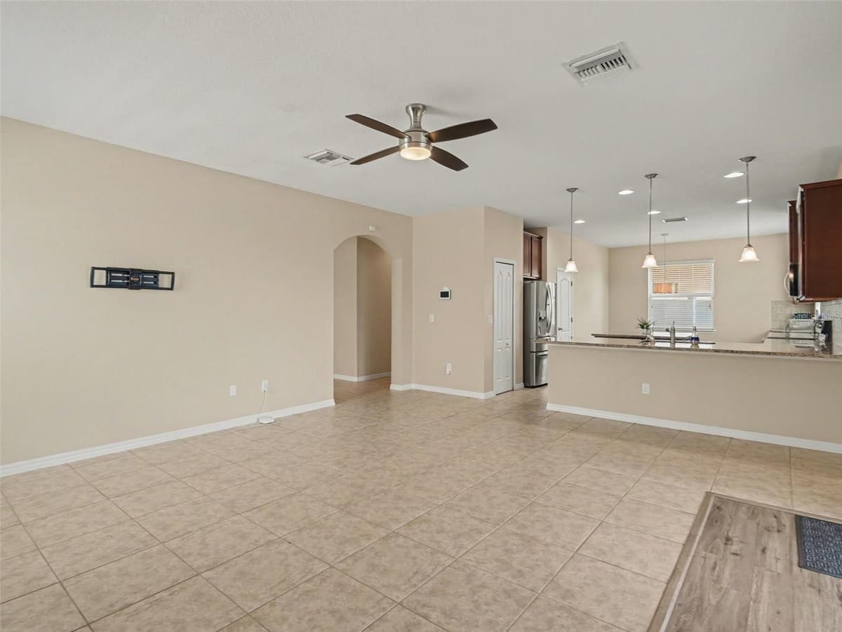10413 AVIAN FORREST DRIVE — photo 10 of 41