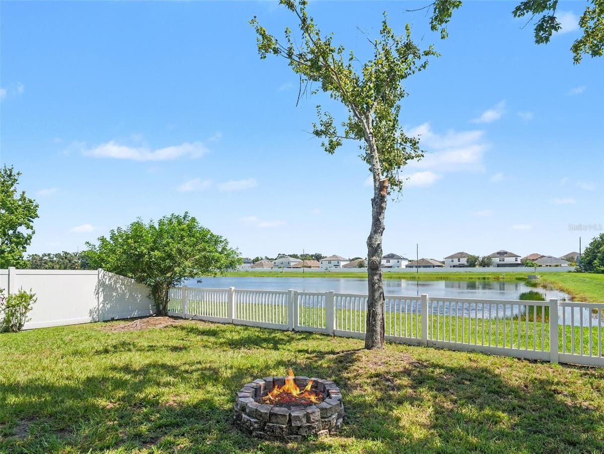 10413 AVIAN FORREST DRIVE — photo 3 of 41