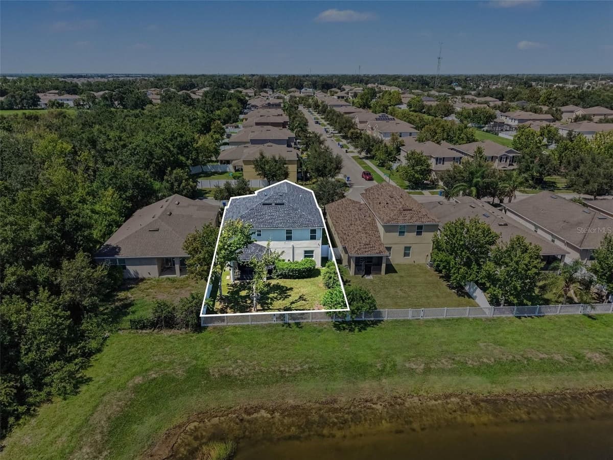 10413 AVIAN FORREST DRIVE — photo 38 of 41