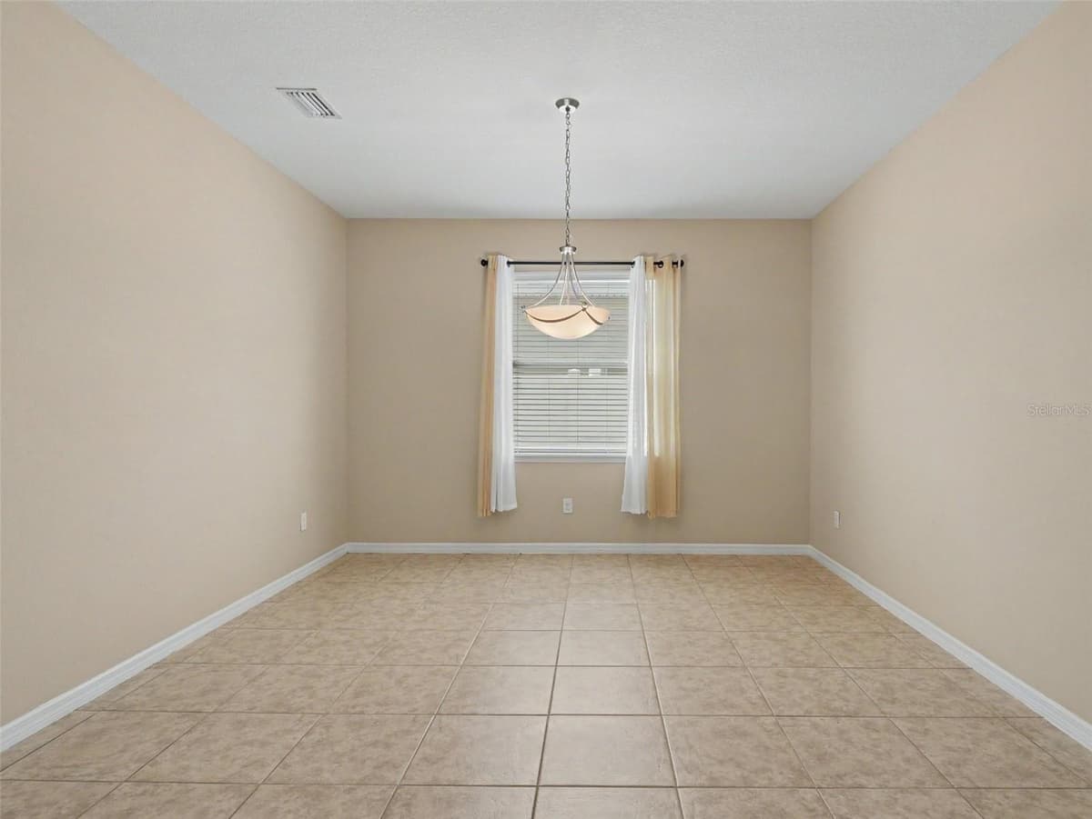 10413 AVIAN FORREST DRIVE — photo 9 of 41