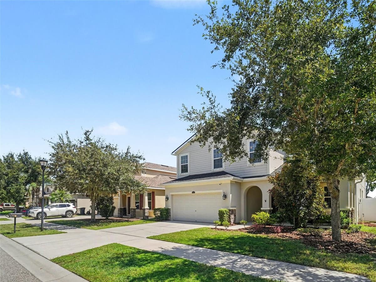 10413 AVIAN FORREST DRIVE — photo 7 of 41