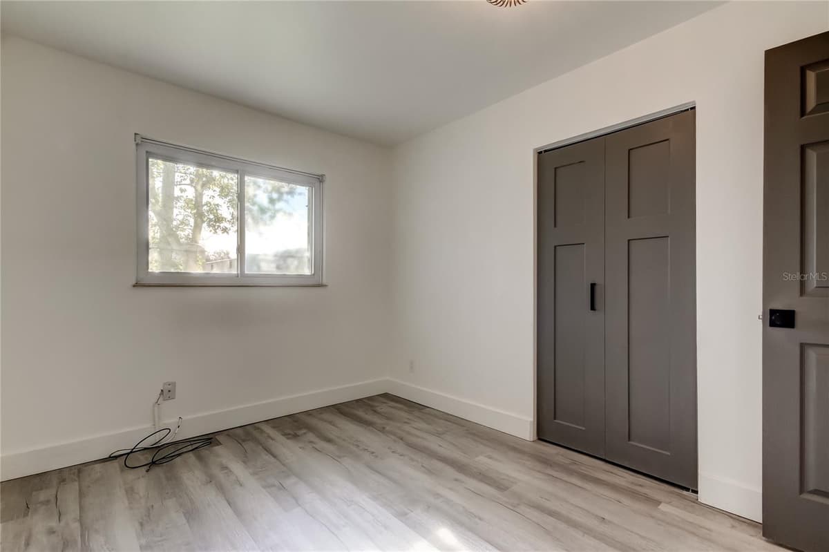 375 10TH AVENUE — photo 34 of 41