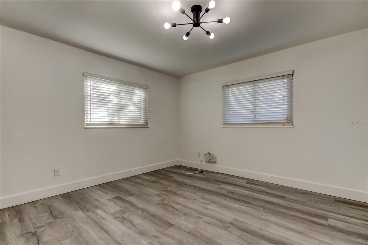 375 10TH AVENUE — photo 32 of 41