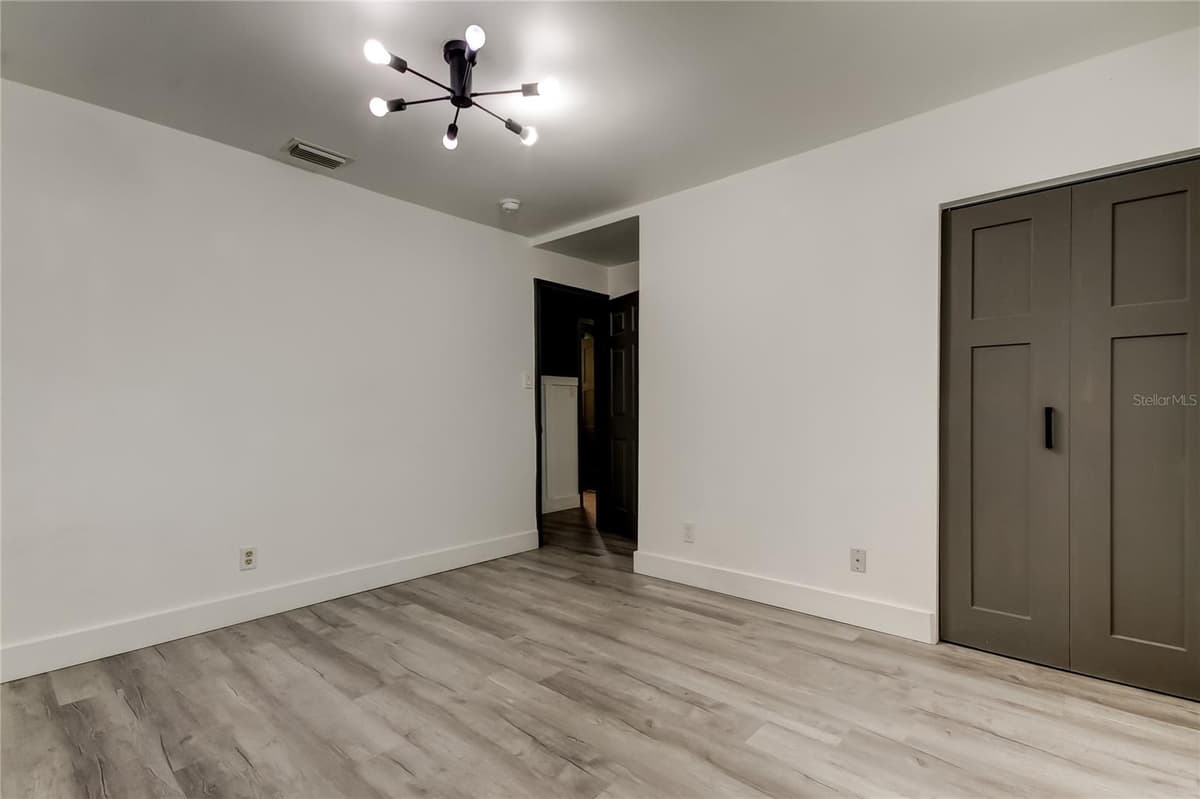 375 10TH AVENUE — photo 33 of 41