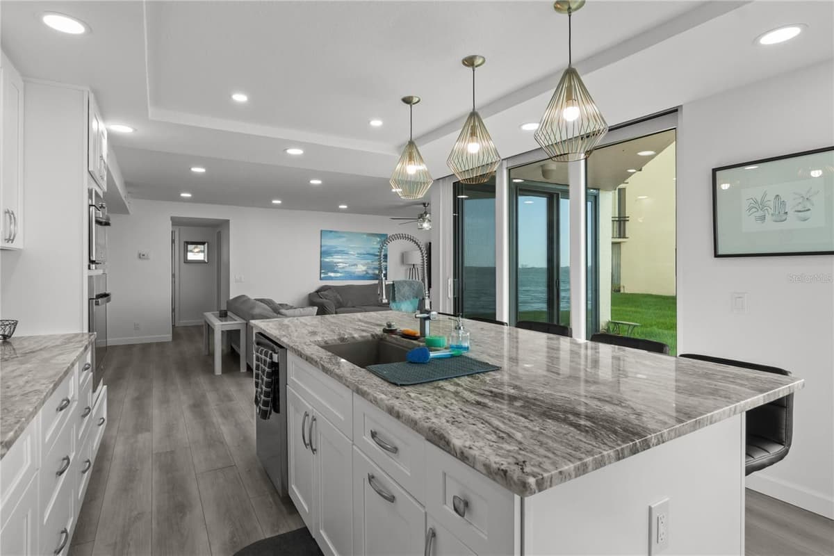 5505 LA PUERTA DEL SOL BOULEVARD — photo 16 of 39