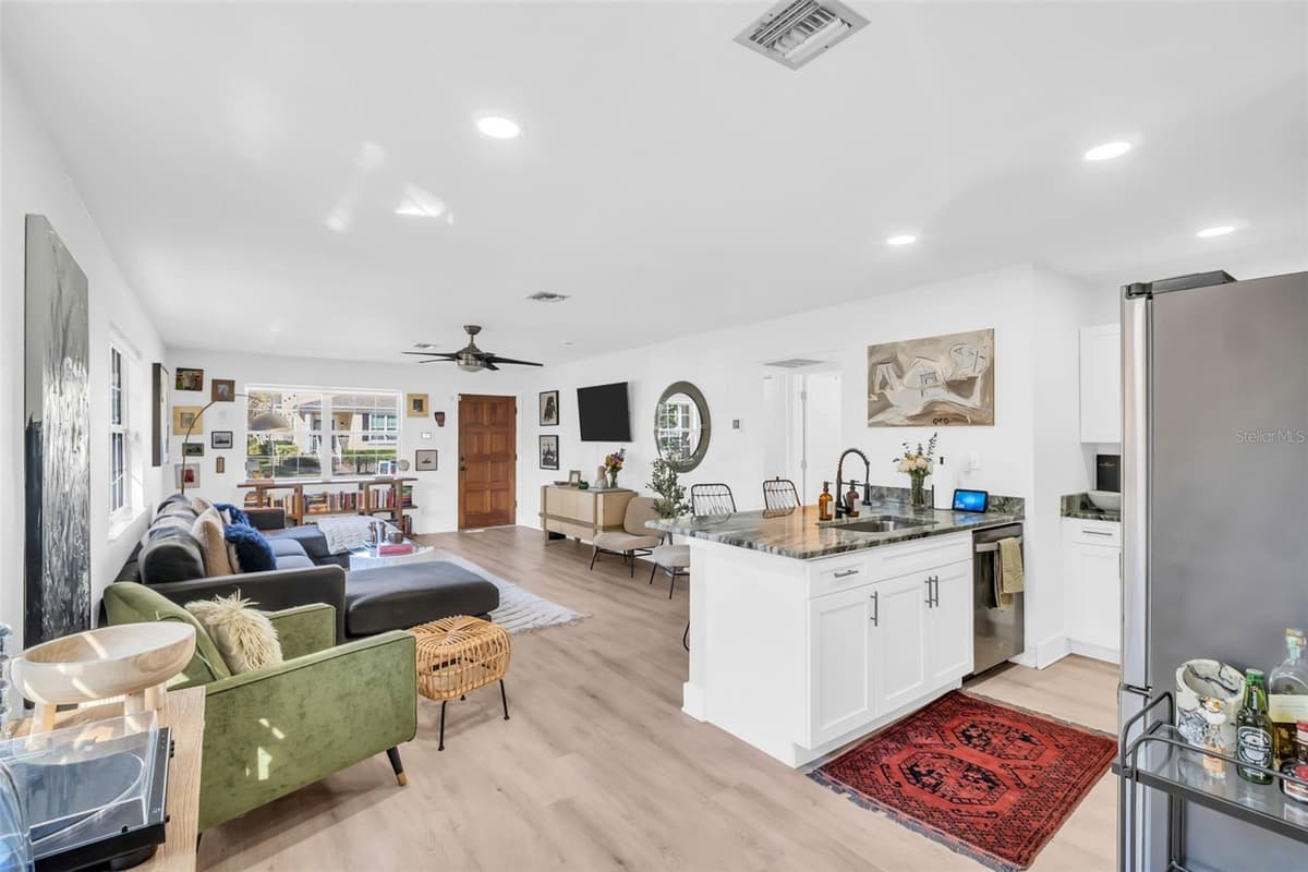 218 49TH AVENUE — photo 8 of 40