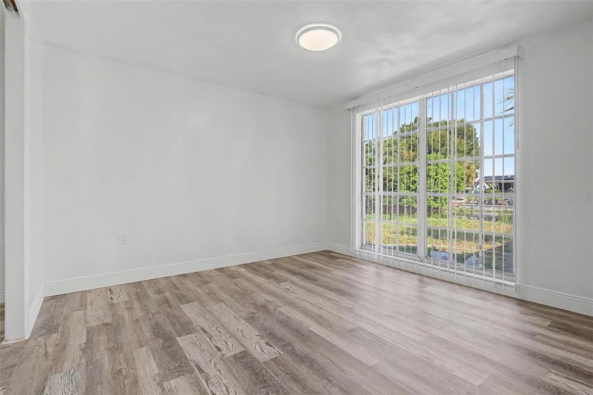 3909 SAIL DRIVE — photo 9 of 40