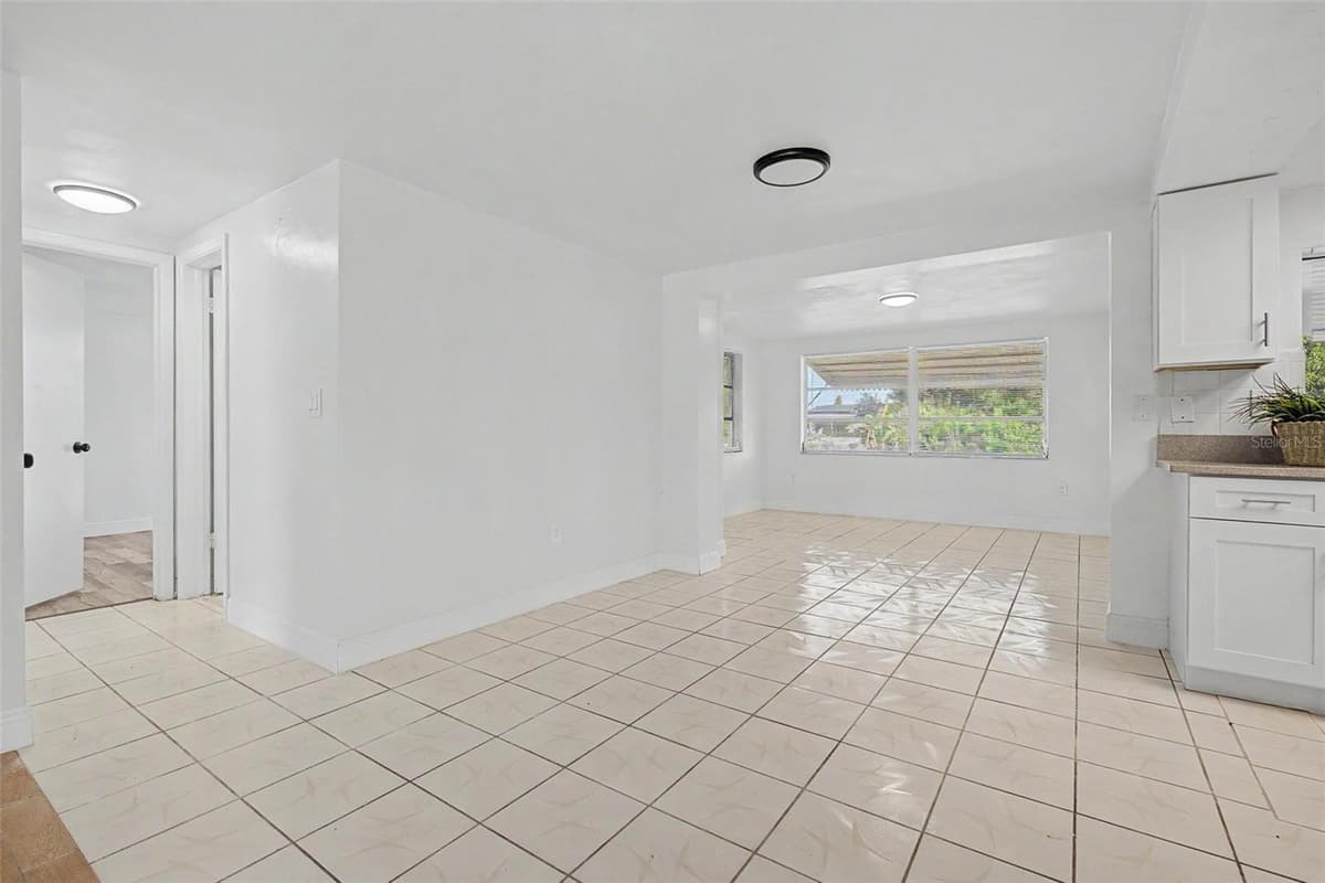3909 SAIL DRIVE — photo 17 of 40