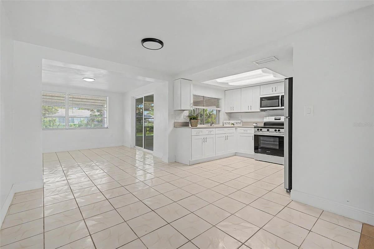 3909 SAIL DRIVE — photo 5 of 40