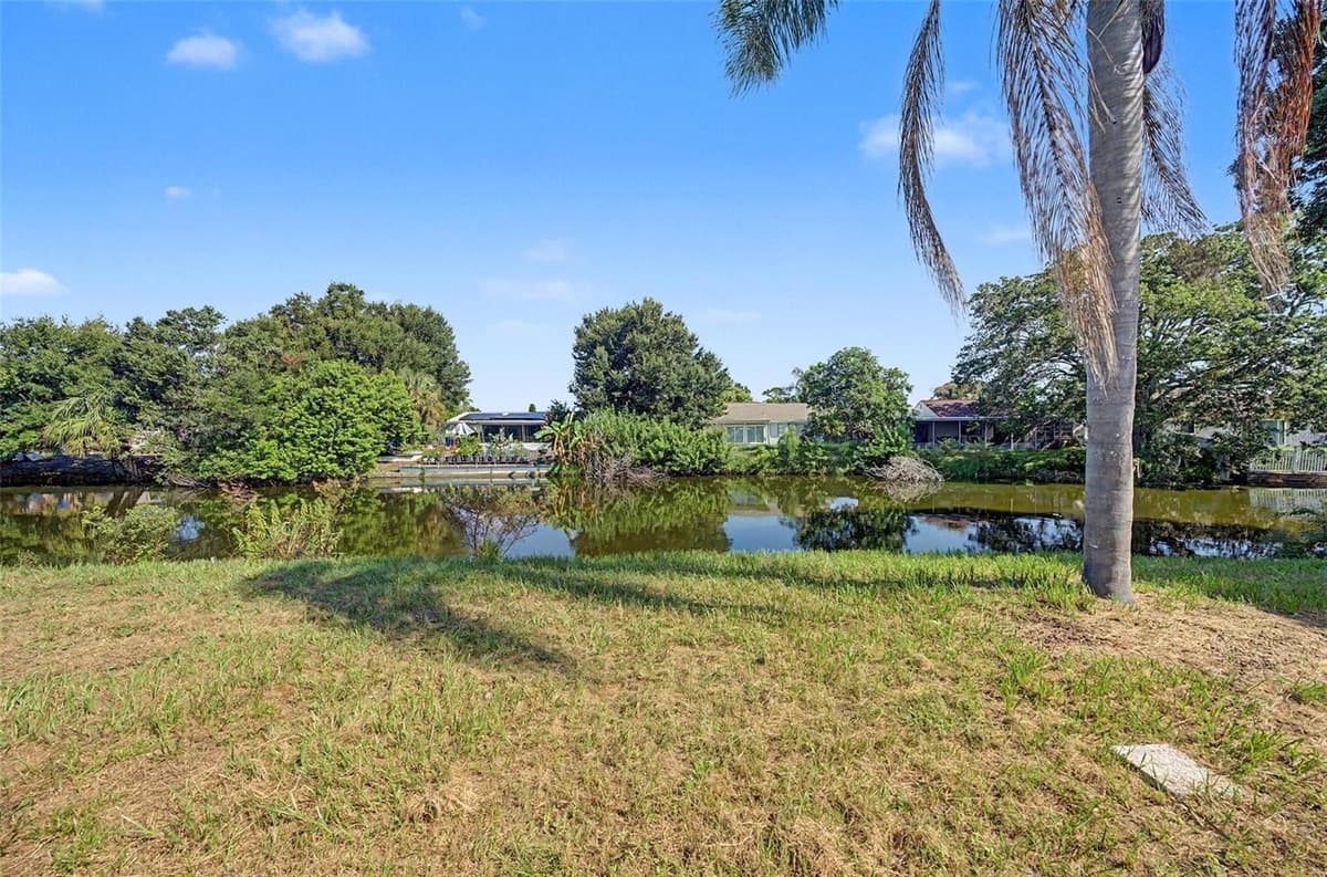 3909 SAIL DRIVE — photo 34 of 40