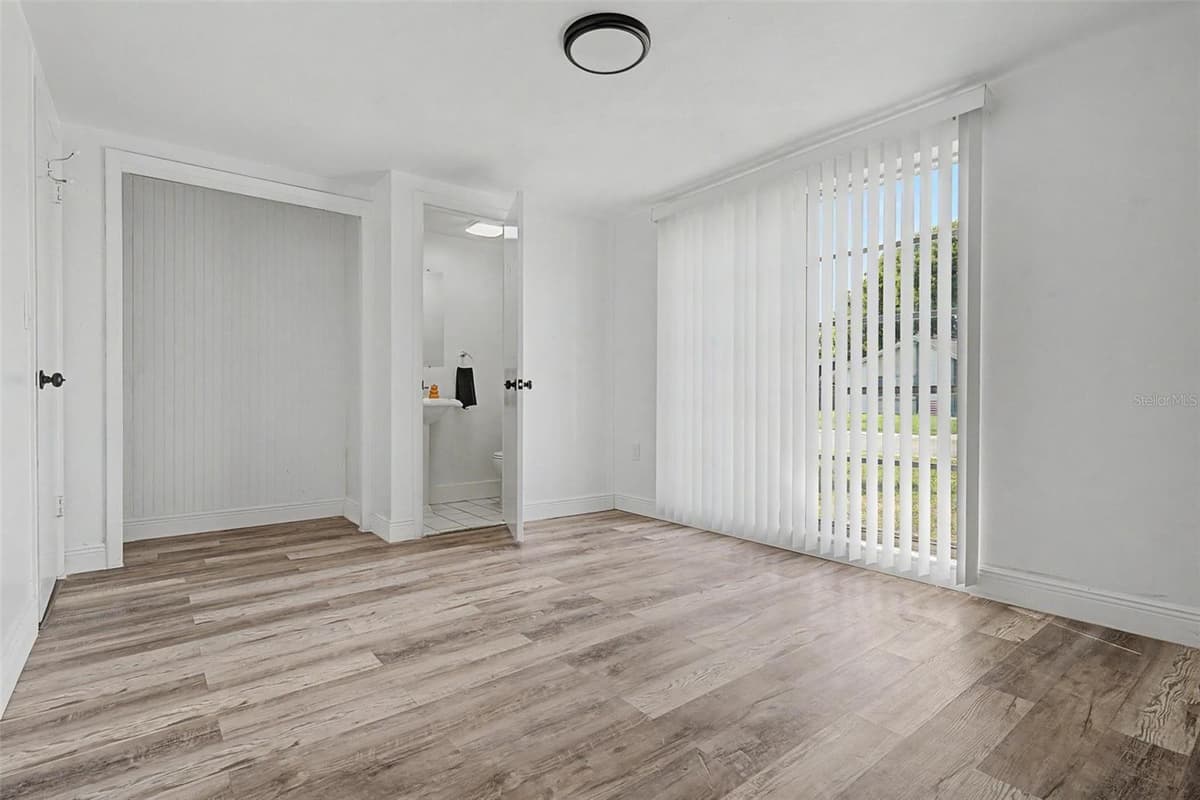 3909 SAIL DRIVE — photo 12 of 40