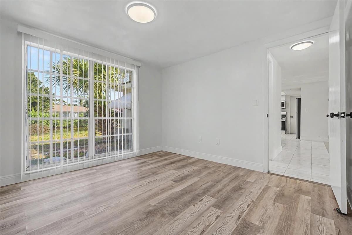 3909 SAIL DRIVE — photo 10 of 40