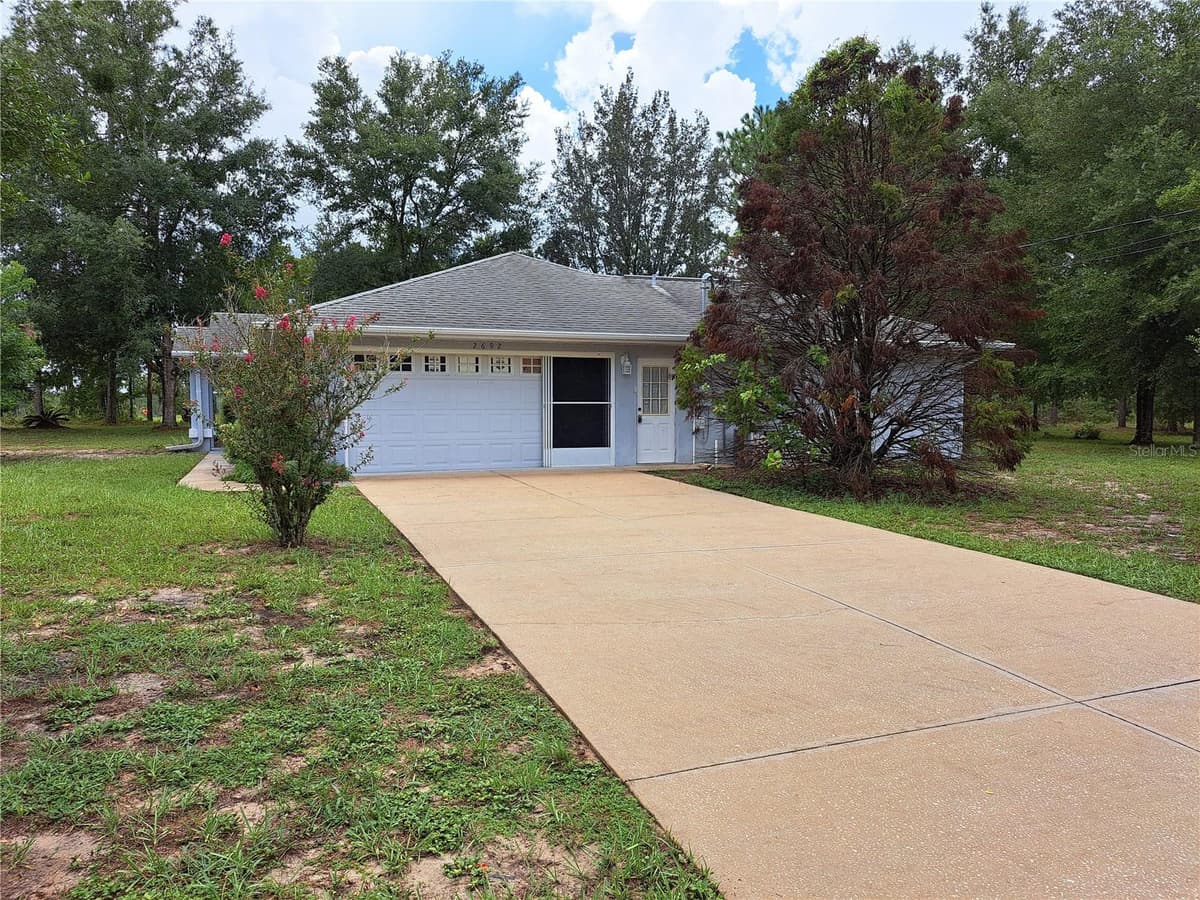2692 HAMLET PLACE — photo 3 of 27