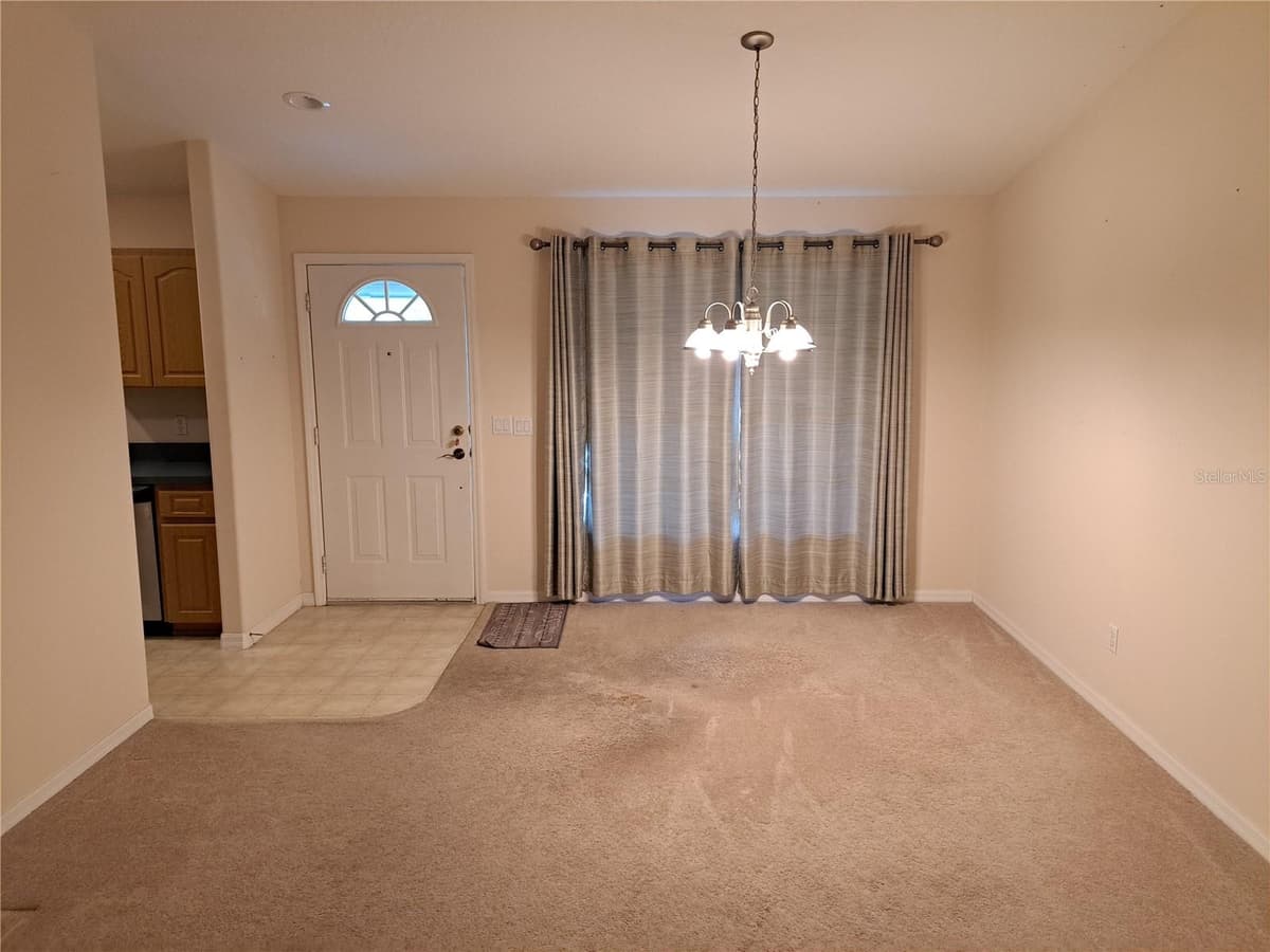 2692 HAMLET PLACE — photo 8 of 27