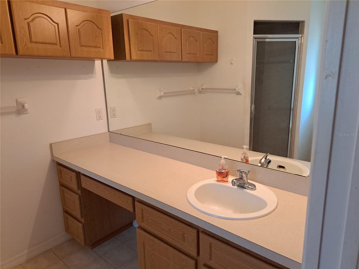 2692 HAMLET PLACE — photo 19 of 27