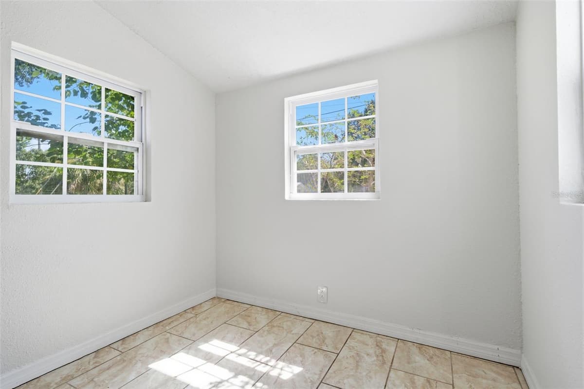 1201 LINCOLN AVENUE — photo 18 of 31
