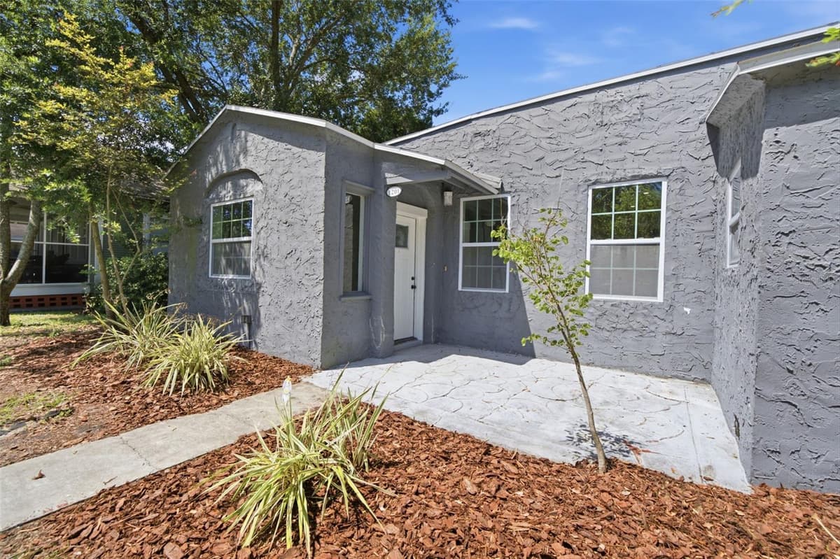 1201 LINCOLN AVENUE — photo 3 of 31