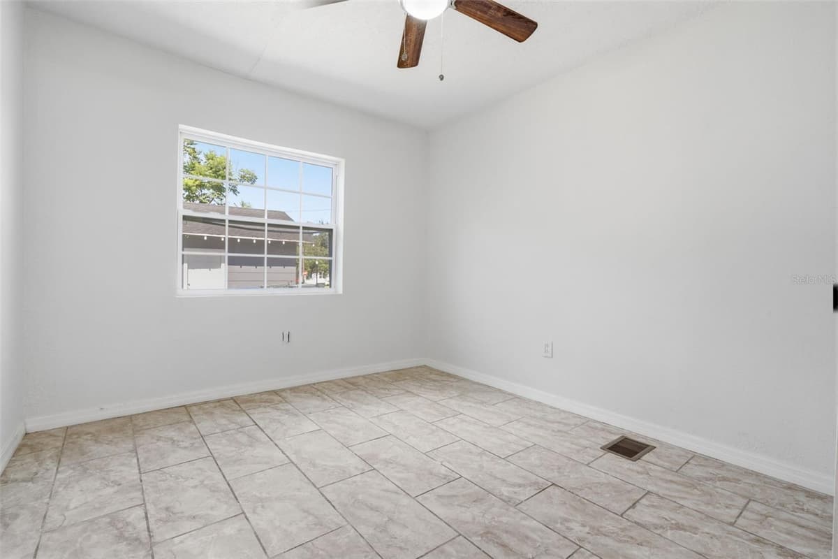 1201 LINCOLN AVENUE — photo 15 of 31