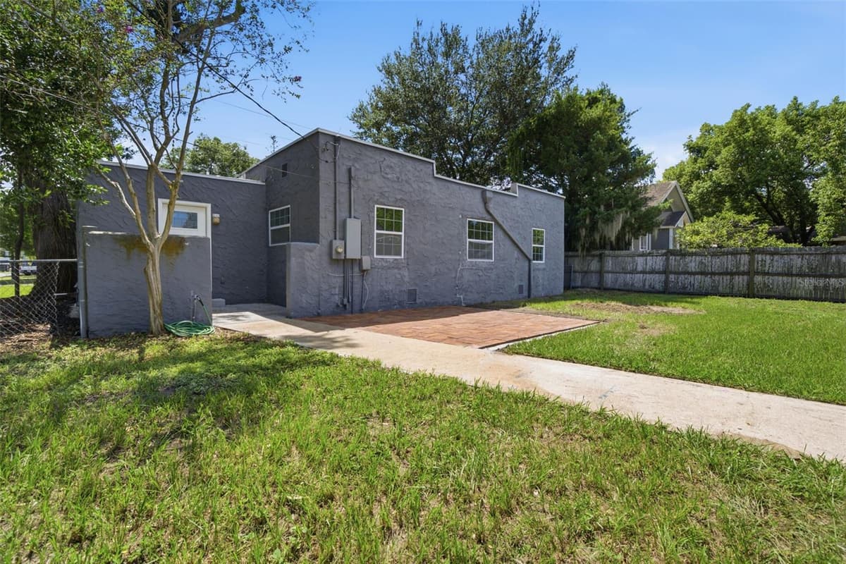1201 LINCOLN AVENUE — photo 23 of 31