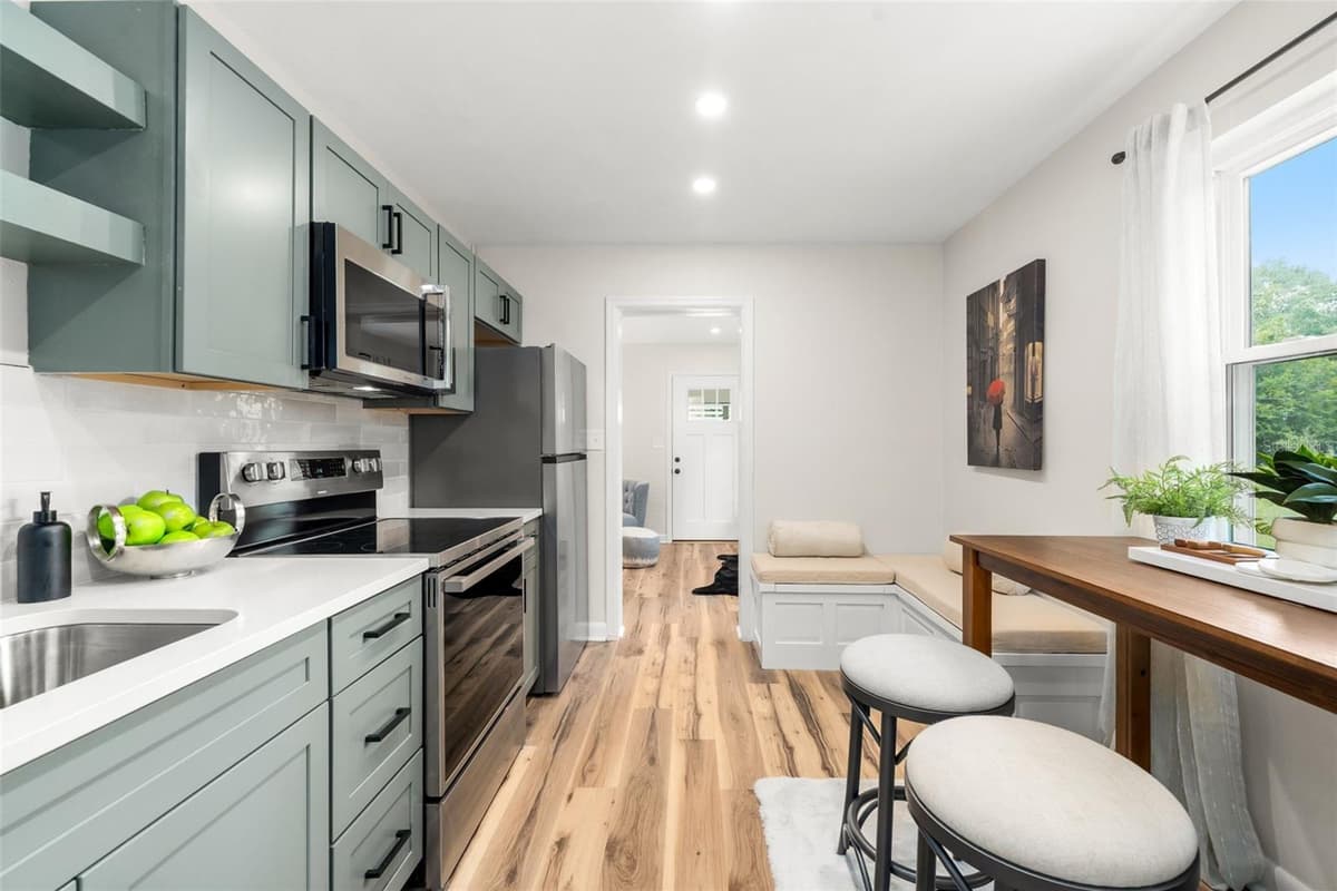 807 24TH AVENUE — photo 7 of 31