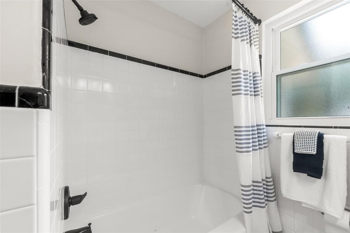 807 24TH AVENUE — photo 16 of 31
