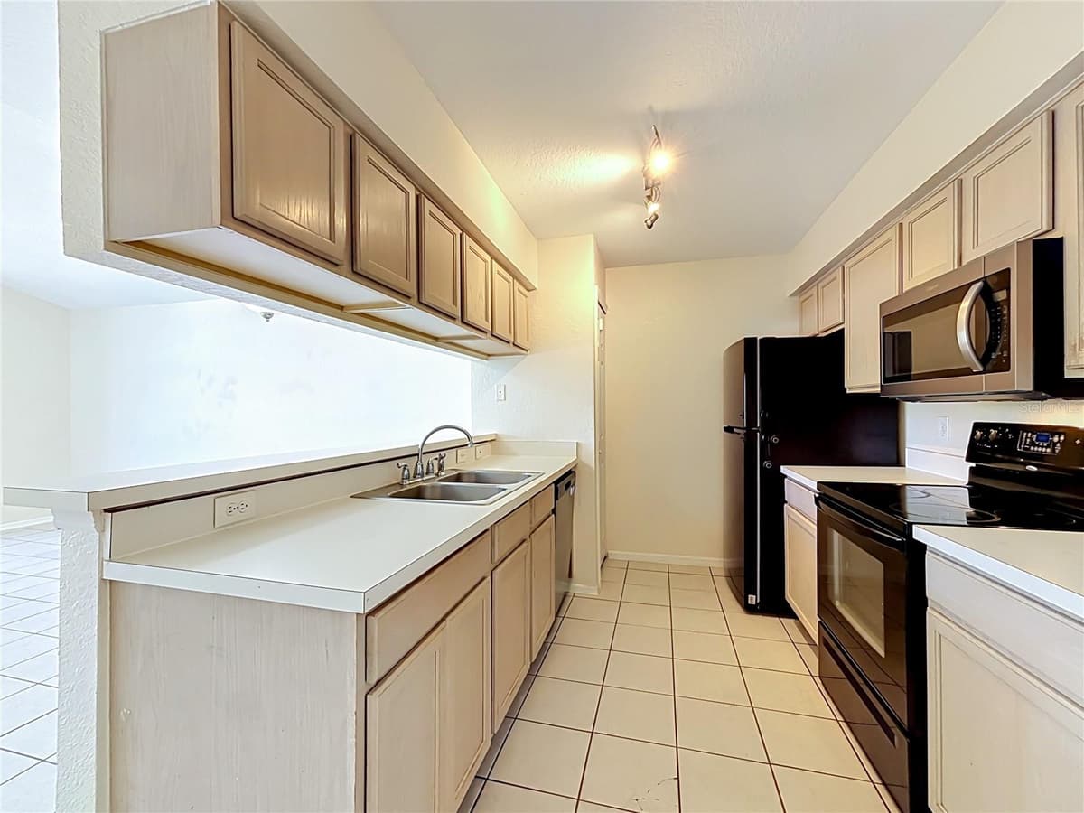 2332 PRIME CIRCLE — photo 10 of 23
