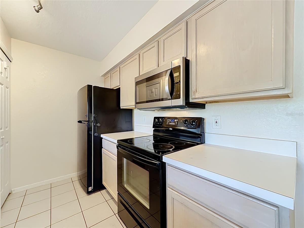 2332 PRIME CIRCLE — photo 11 of 23