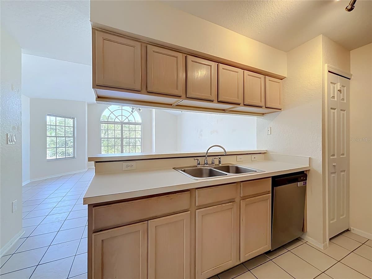 2332 PRIME CIRCLE — photo 9 of 23
