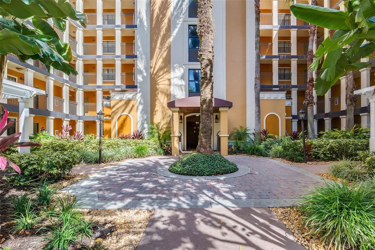 12521 FLORIDAYS RESORT DRIVE — photo 71 of 74