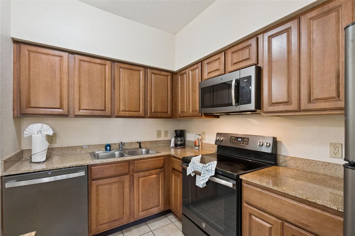 12521 FLORIDAYS RESORT DRIVE — photo 13 of 74