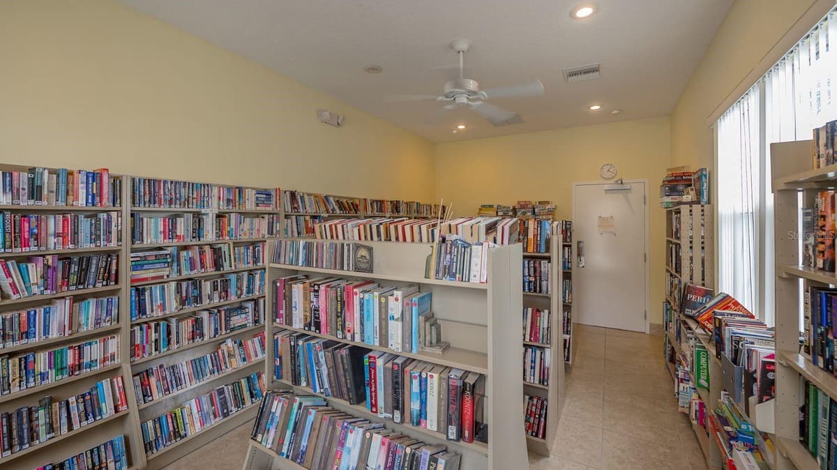 251 SOUTHWINDS DRIVE — photo 38 of 47