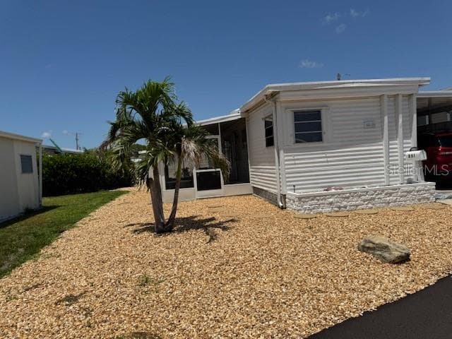 251 SOUTHWINDS DRIVE — photo 2 of 47