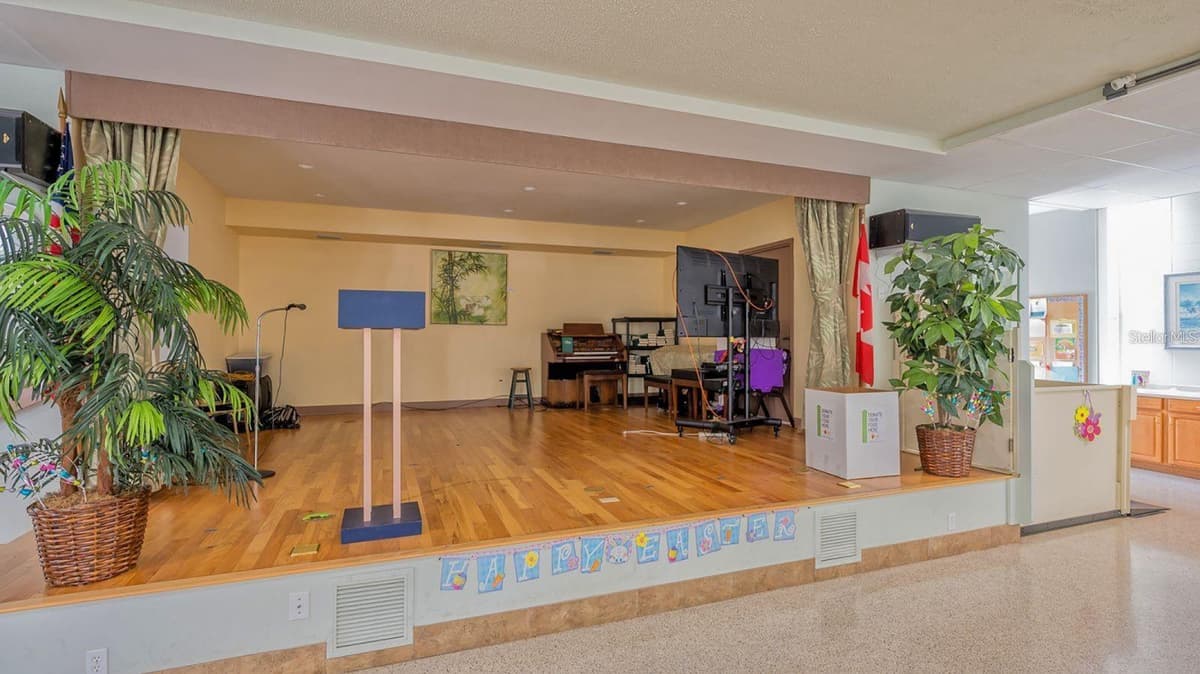 251 SOUTHWINDS DRIVE — photo 40 of 47