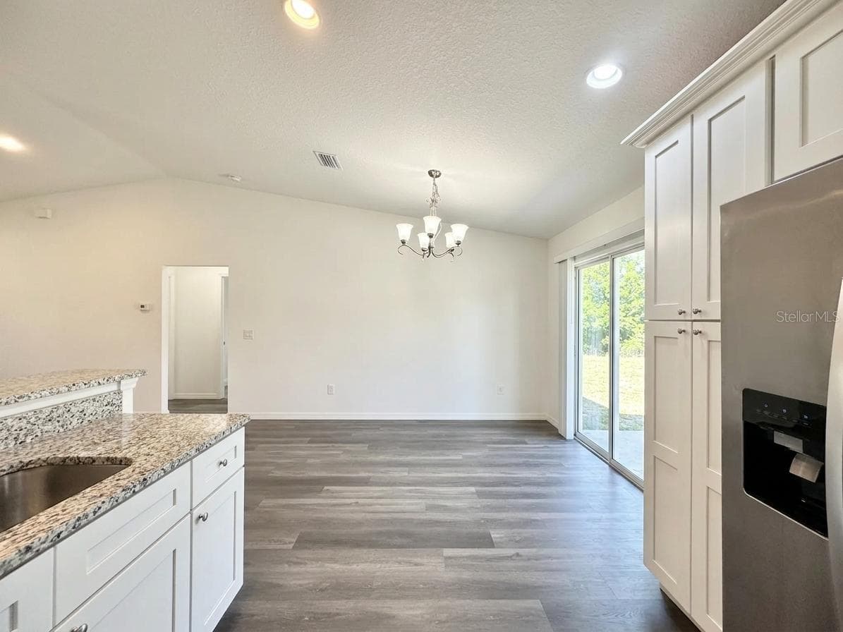 48 MAPLE DRIVE — photo 6 of 17
