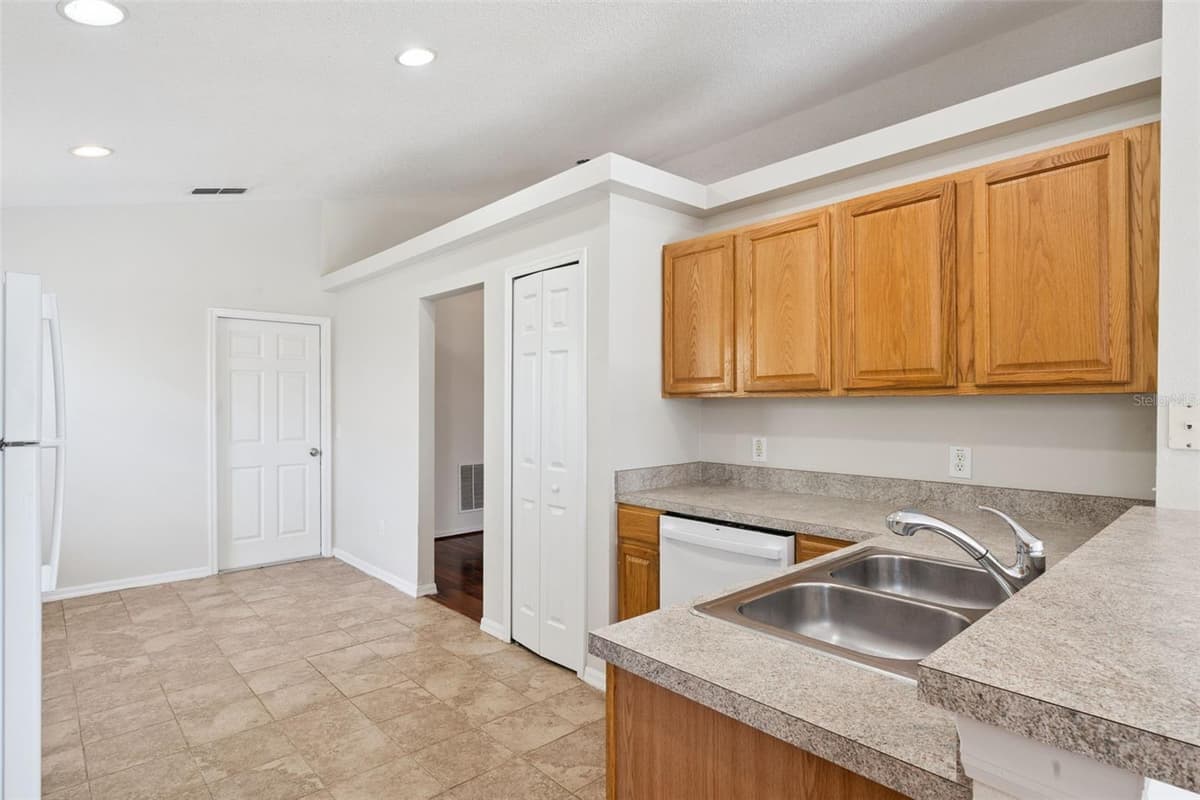617 RESTON PLACE — photo 13 of 31