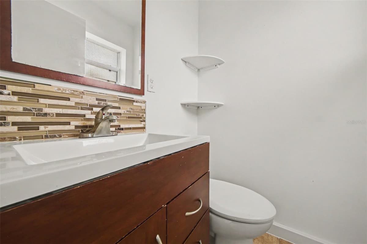 5818 FLORI LANE — photo 15 of 23