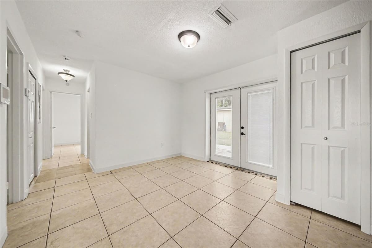 5818 FLORI LANE — photo 6 of 23