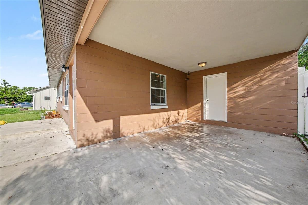 5818 FLORI LANE — photo 3 of 23