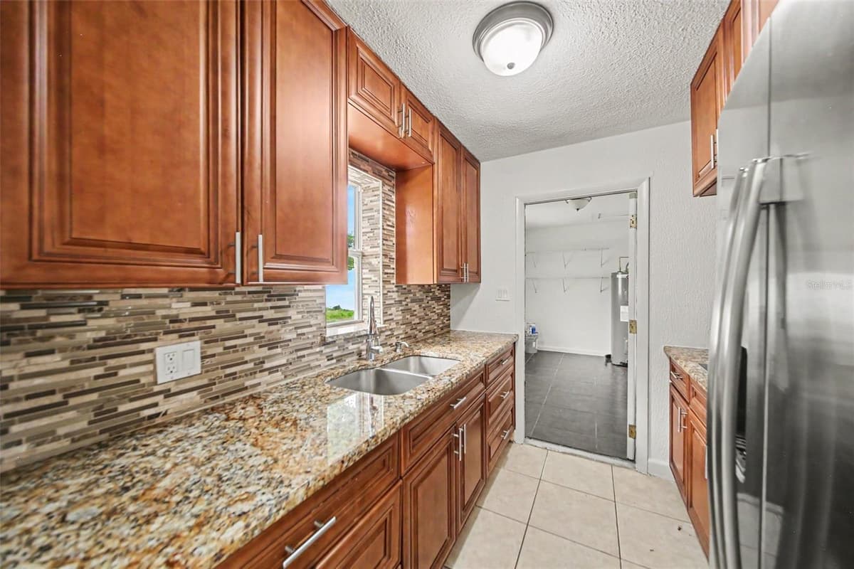 5818 FLORI LANE — photo 10 of 23