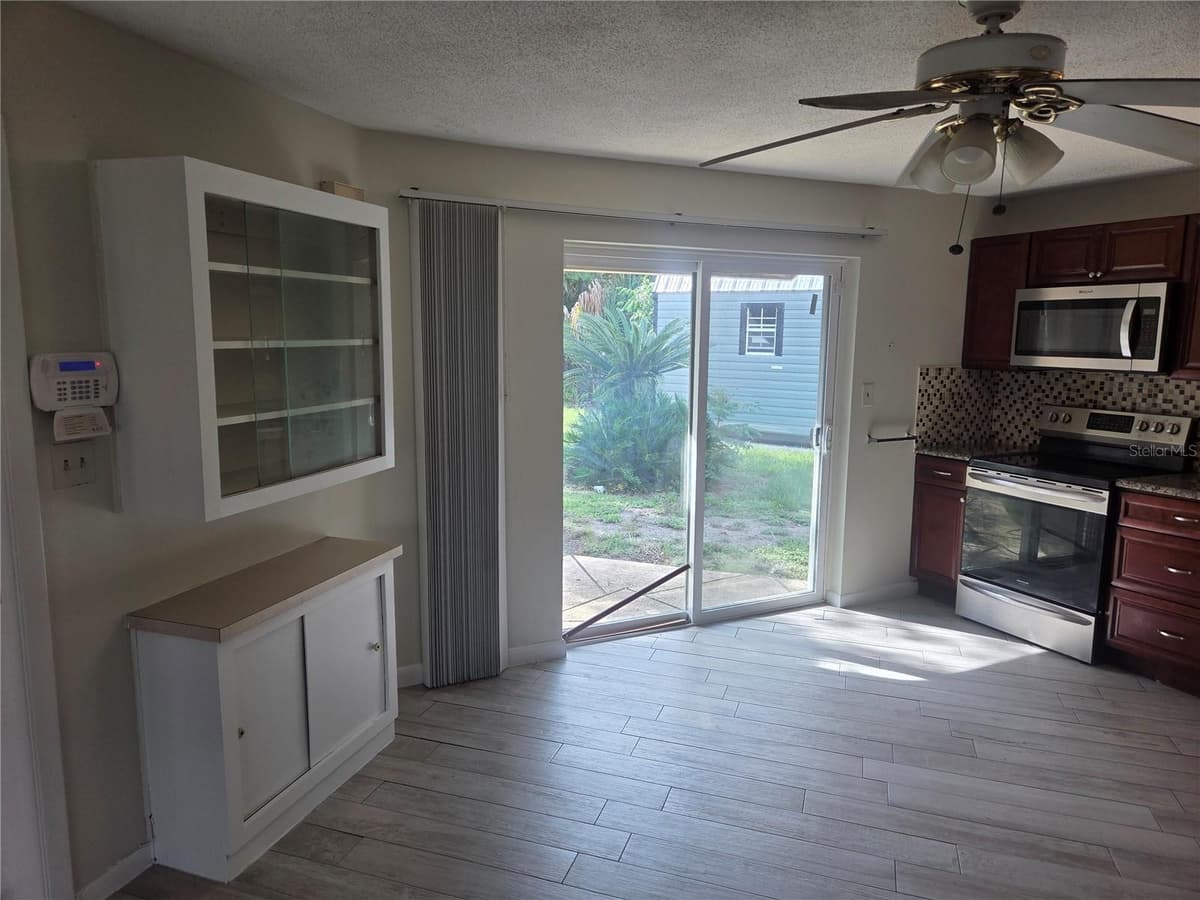 5903 RIVIERA DRIVE — photo 8 of 21